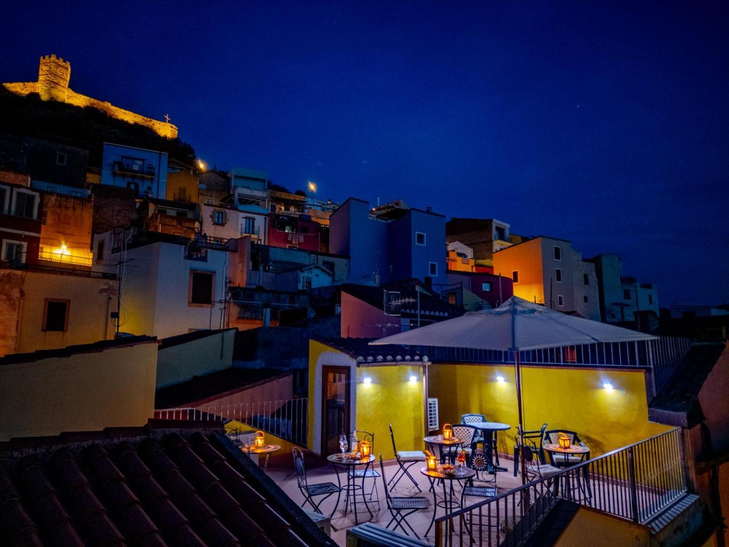 S'Apposentu - Un'Angolo Di Paradiso Con La Vista Sul Castello บอซา ภายนอก รูปภาพ